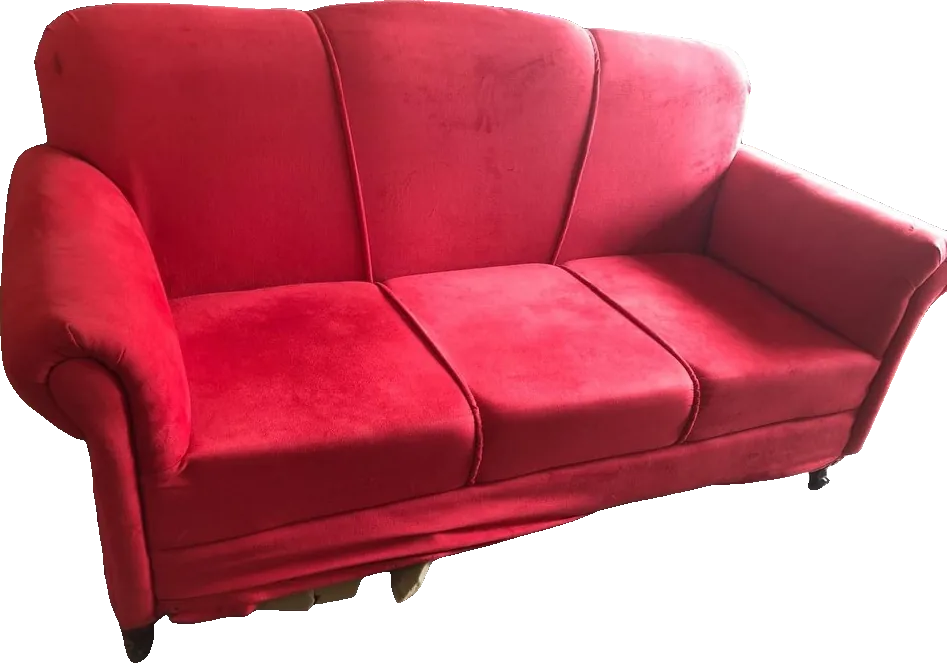 Antes: o sofá vermelho gasto